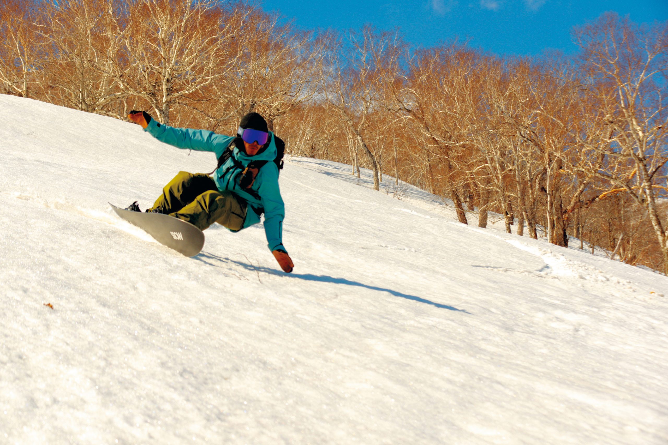 Mountain Surf EQUIPMENT / ファッション性を抑え機能性に徹するスノーウェア